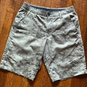 Under Armour golf shorts, size 32